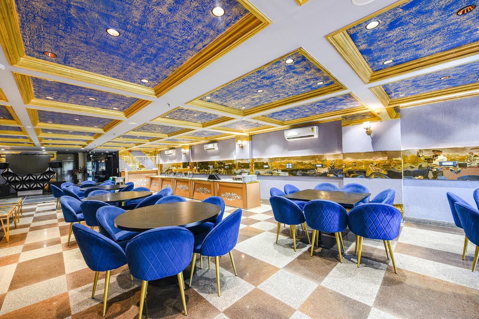 Hotel Fabhotel Prime Apple Tree Residency 3*