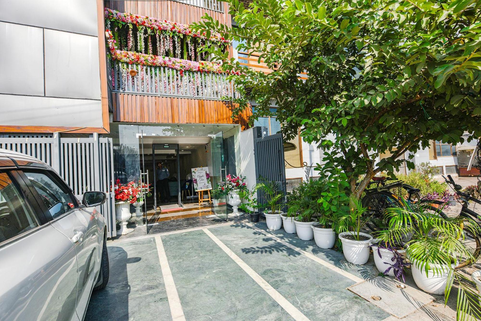 Fabhotel Prime Apple Tree Residency 3* New Delhi