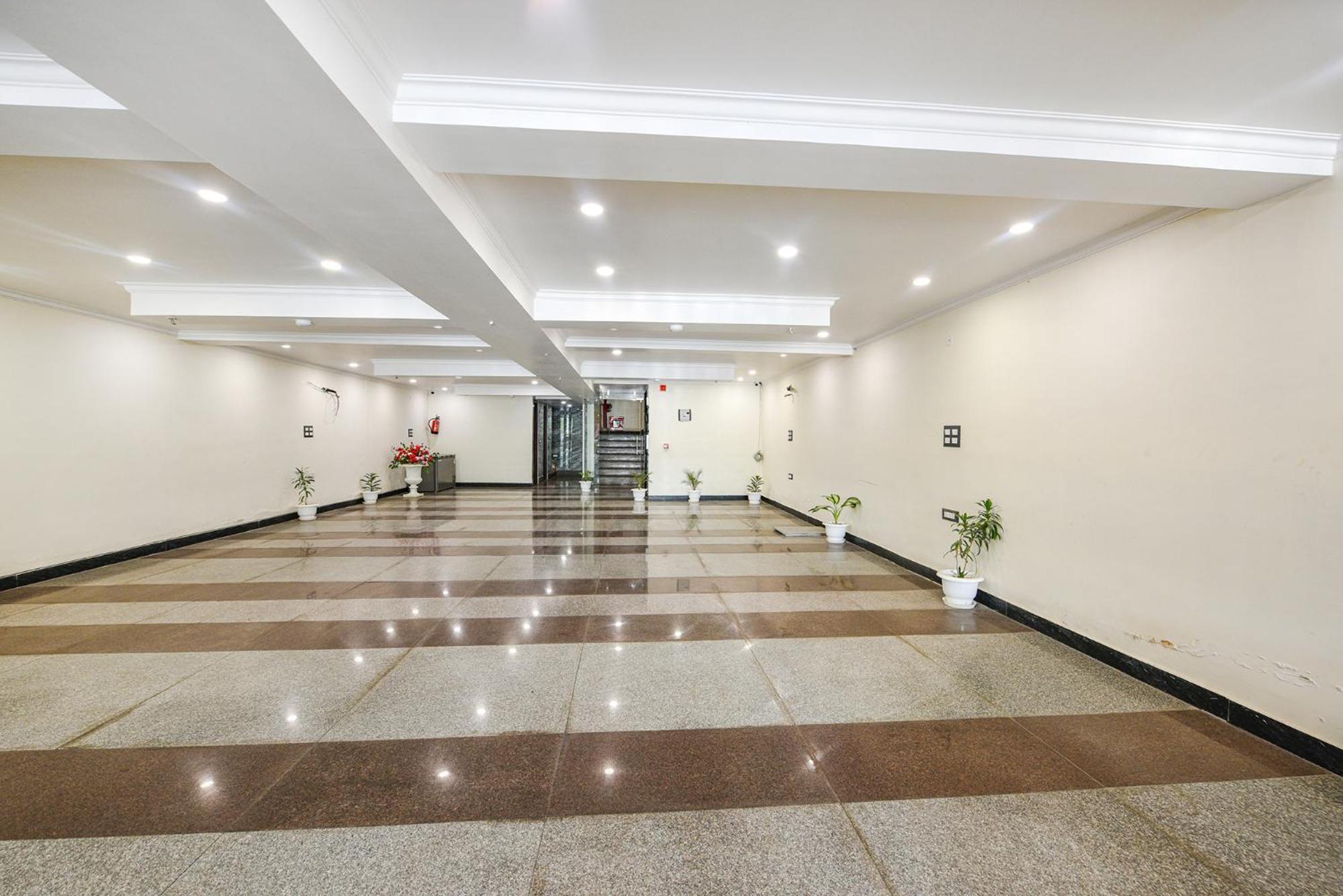Hotel Fabhotel Prime Apple Tree Residency