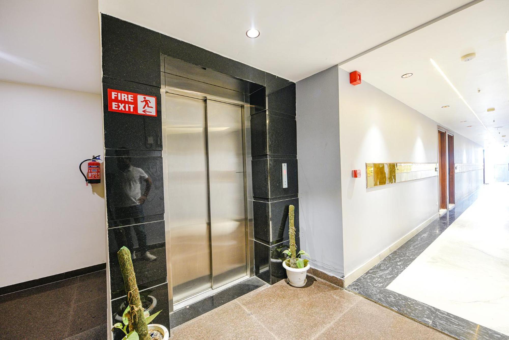 Hotel Fabhotel Prime Apple Tree Residency New Delhi