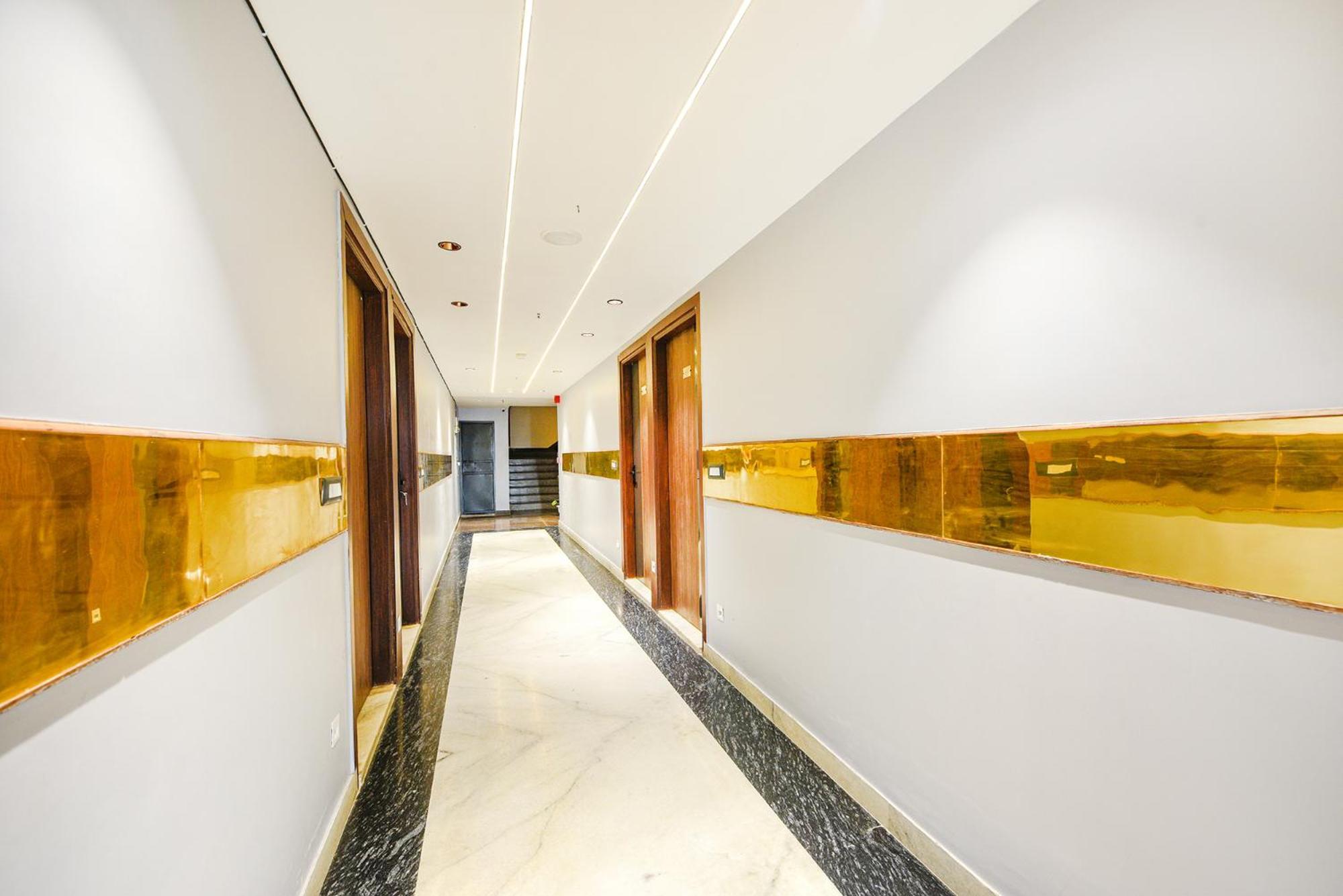 Fabhotel Prime Apple Tree Residency 3* New Delhi